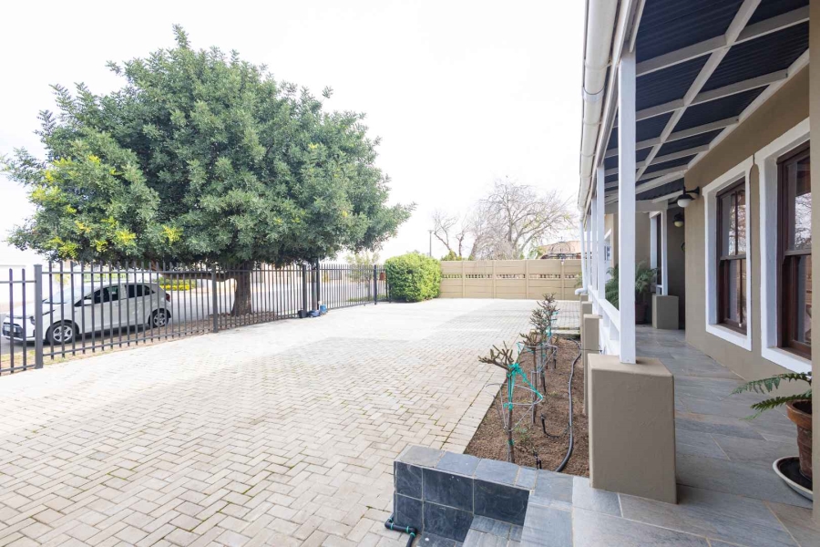 4 Bedroom Property for Sale in Panorama Western Cape
